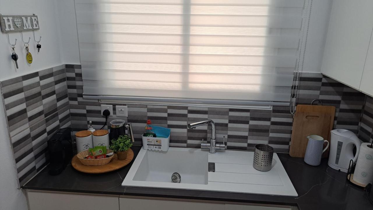 Zom Holiday Apartment 파포스 외부 사진