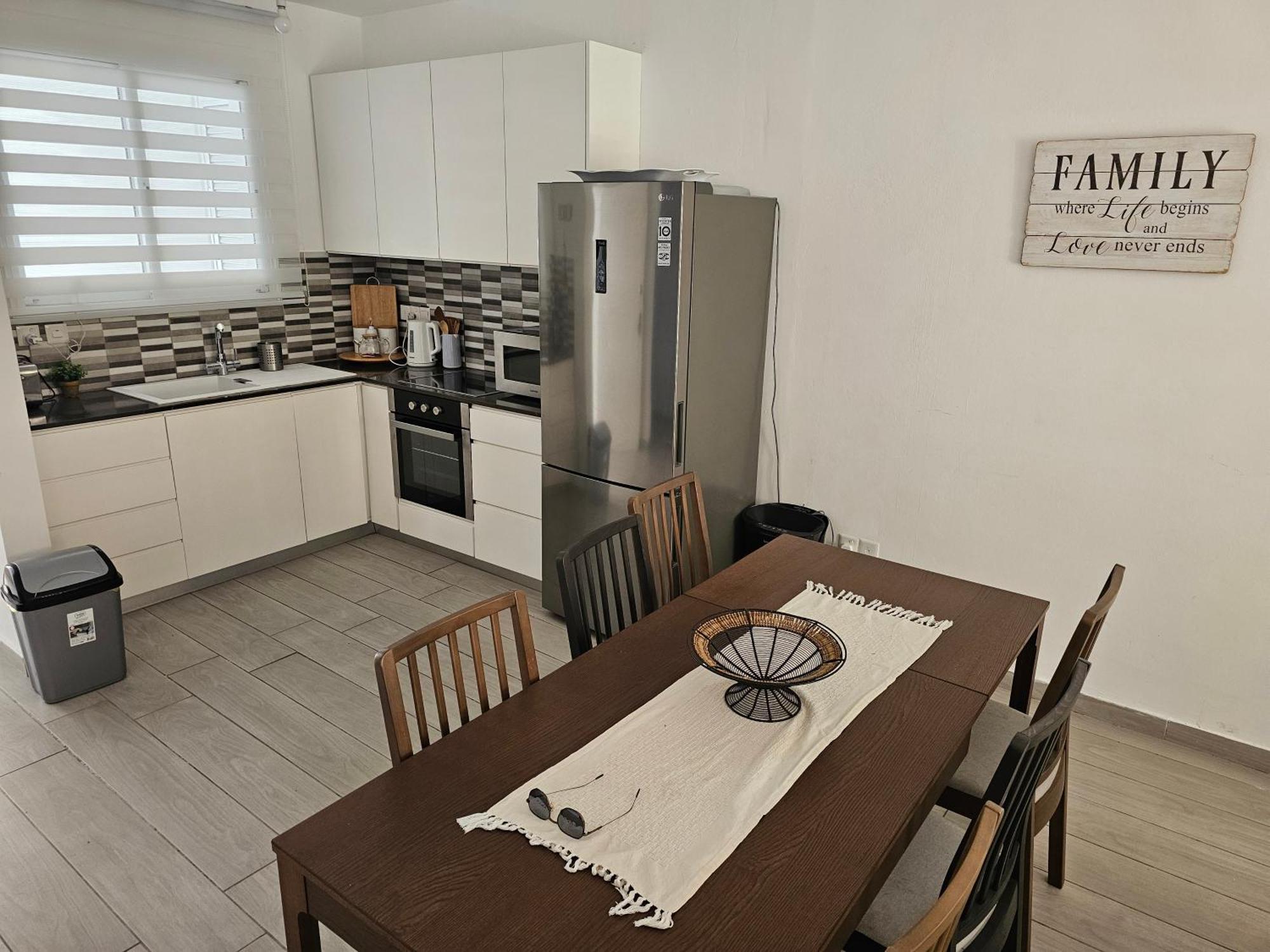 Zom Holiday Apartment 파포스 외부 사진
